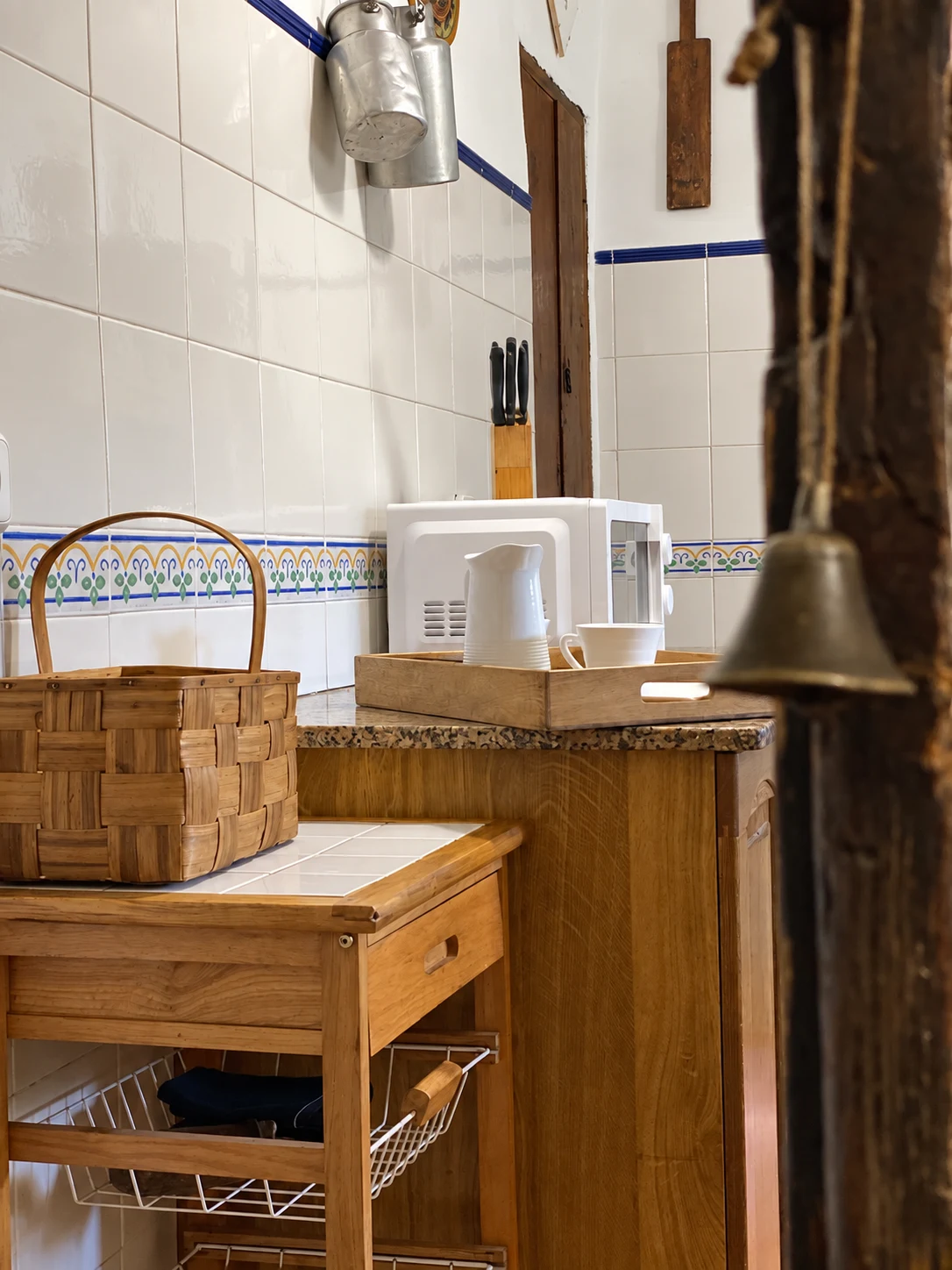 Detalles de la cocina en Masía La Costereta