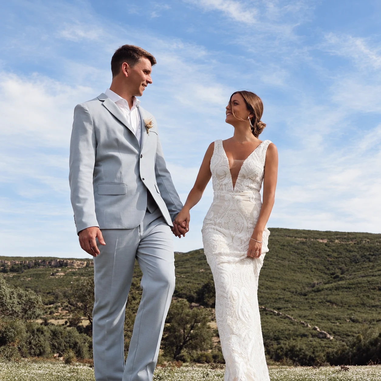 Pareja durante una boda celebrada en Masía La Costereta
